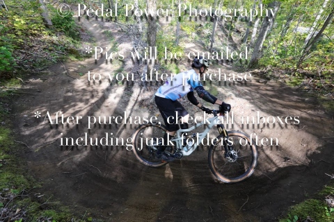 20250927FALLEPIC82-4-3849