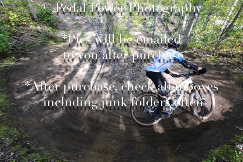 20250927FALLEPIC82-4-3850