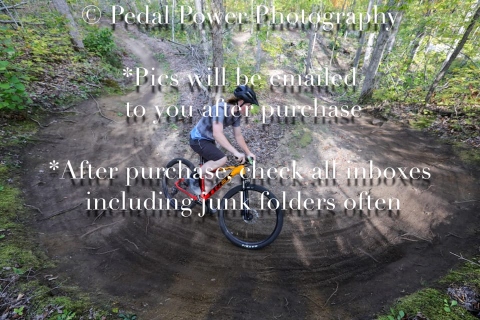 20250927FALLEPIC82-4-3864